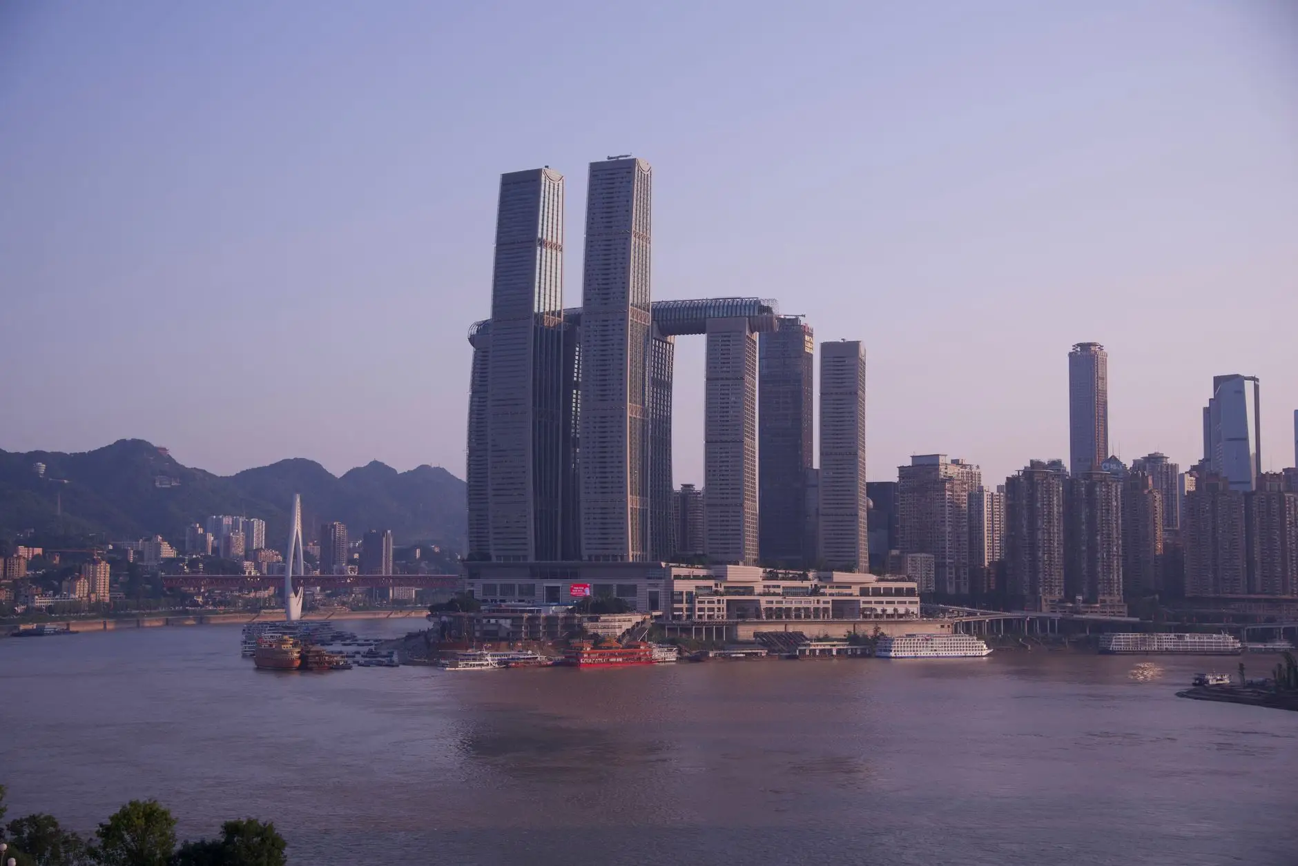 云南企业品牌视觉系统建设：从标志设计到VI落地的完整流程解析