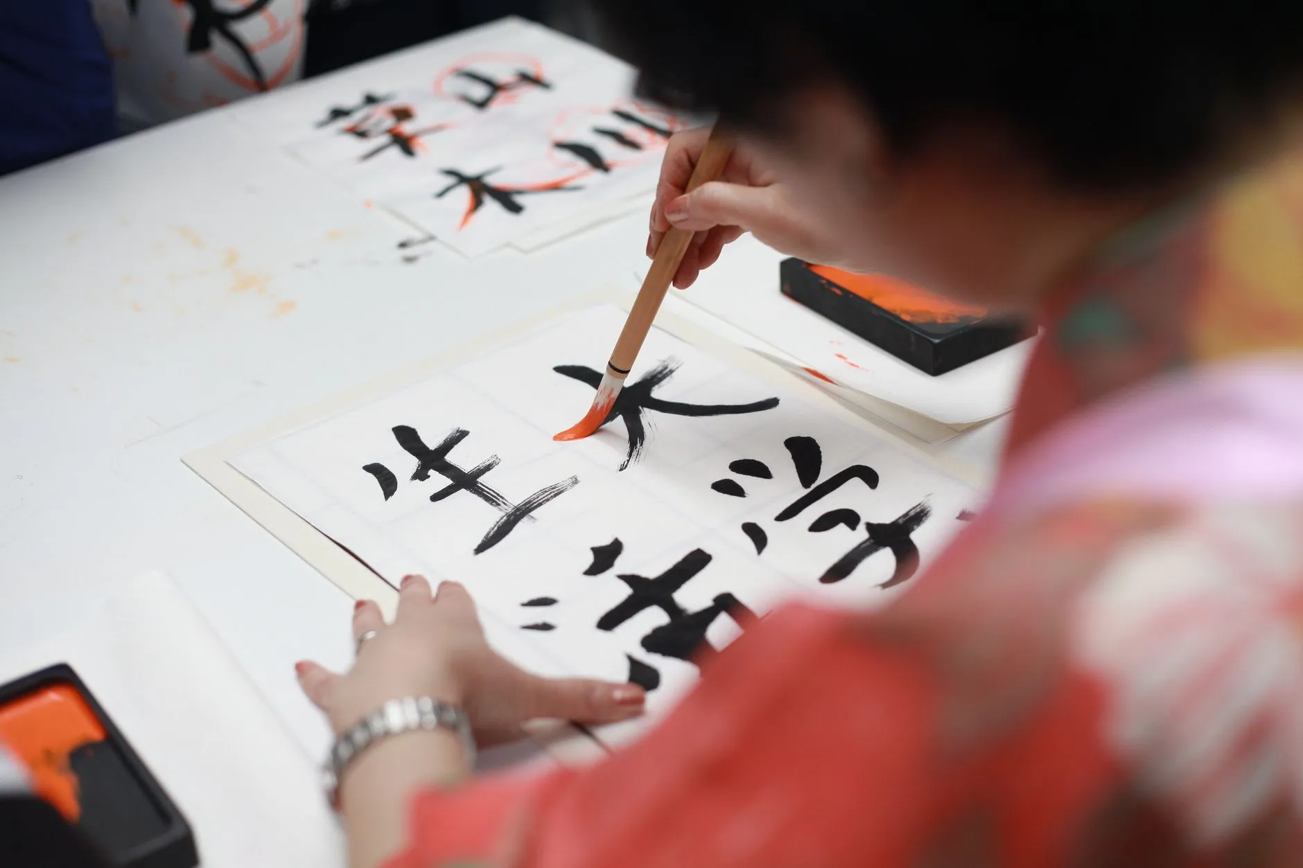 从标志到包装：云南企业品牌视觉系统建设的完整设计流程解析