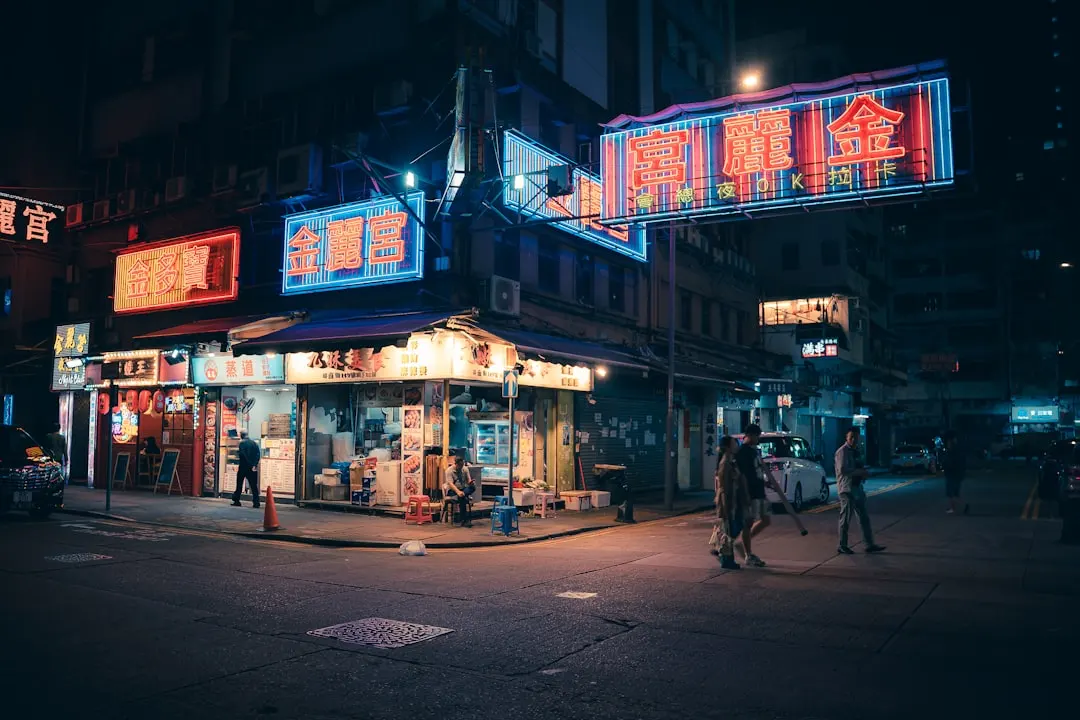 云南食品品牌VI设计新趋势：地域文化符号的视觉转化路径解析