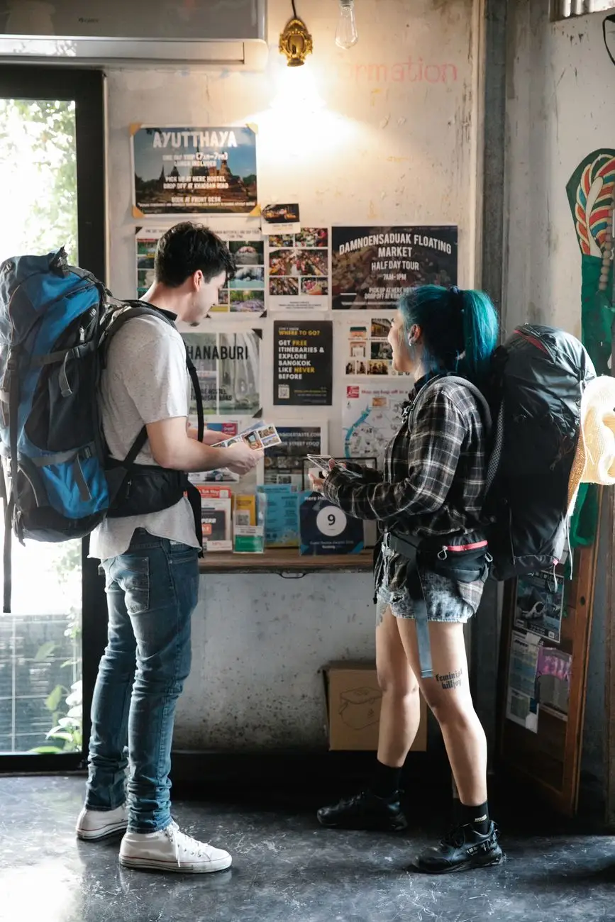 云南品牌VI设计要点：以焙图金弦为例的视觉系统建设实践